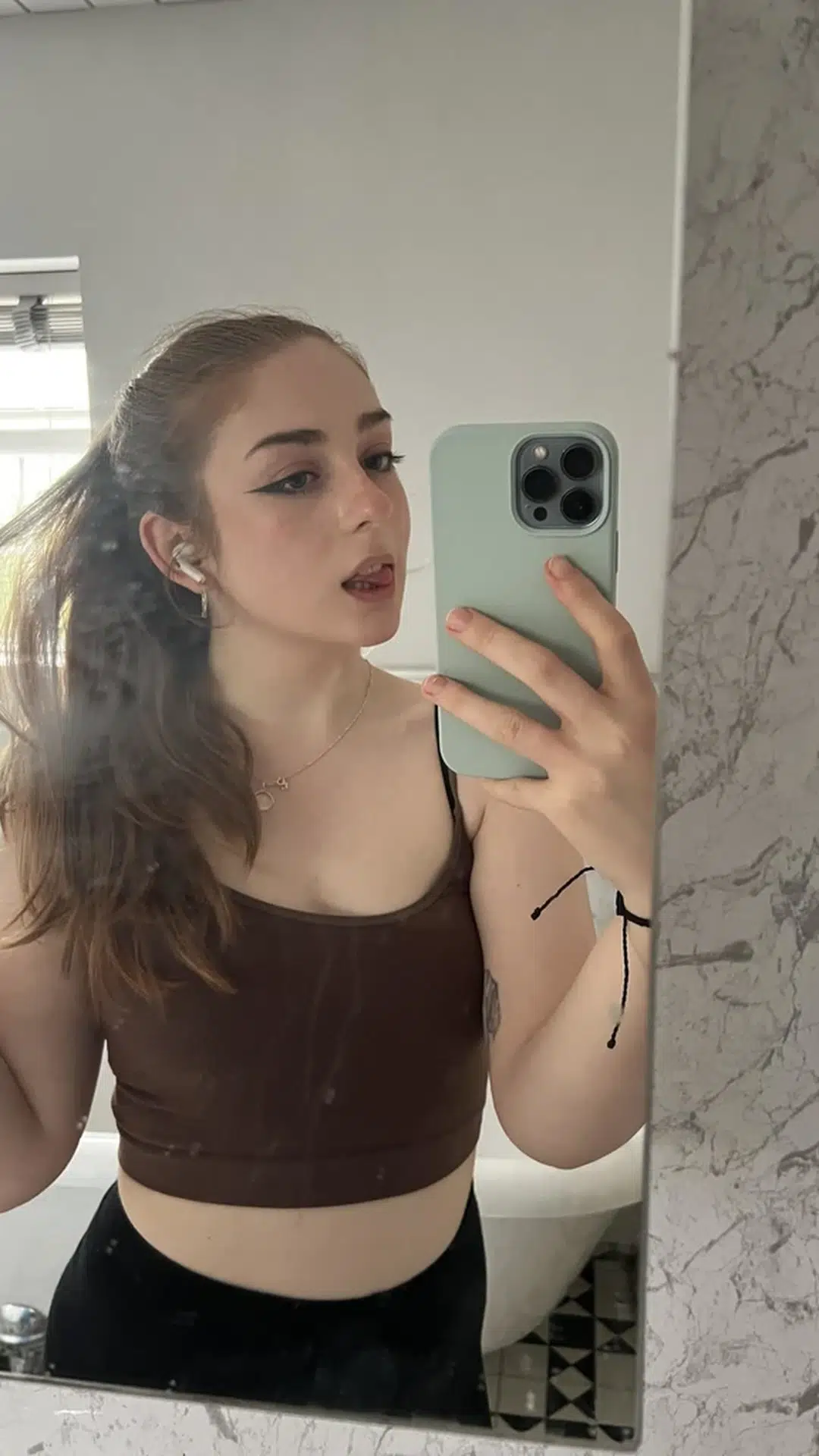 Beylikdüzü escort makalesi için kütüphane görseli 6, esc kutuphane